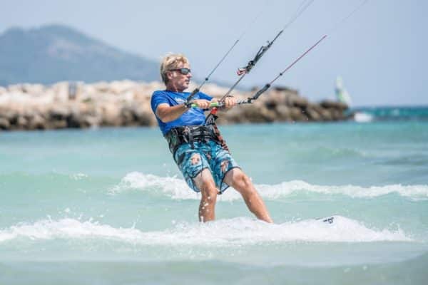 marc alvarez kitesurfing in alcudia palma de mallorca