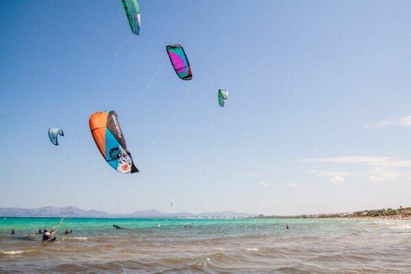 alquiler de kitesurf en alcudia mallorca
