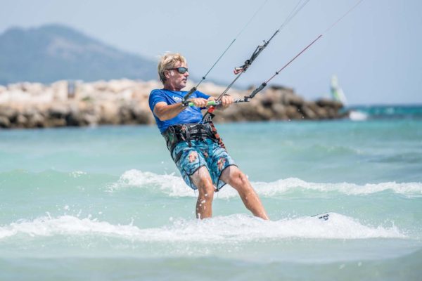 Kitesurfing trial lesson in mallorca