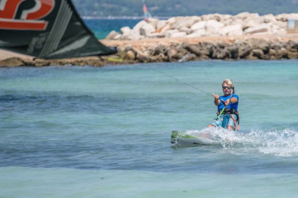 Privatunterricht zum Kitesurfen mit Boards ohne Fußschlaufen