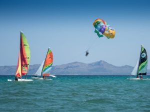 Katamaranausflüge auf Mallorca an der Bucht von Alcudia