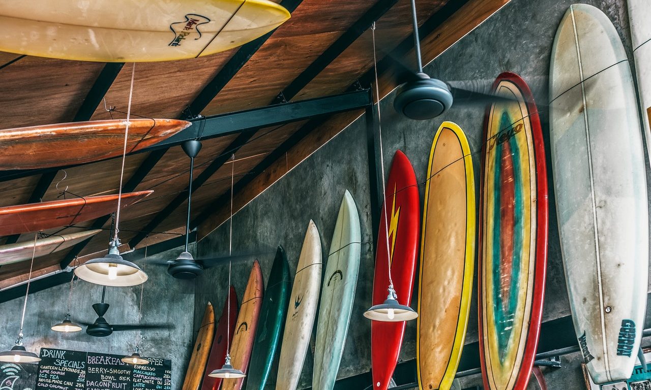 Choosing a surfboard as a beginner